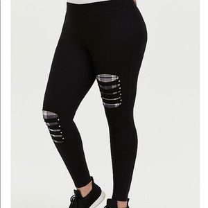 TORRID PREMIUM LEGGING SLASHED PURPLE PLD UNDERLAY